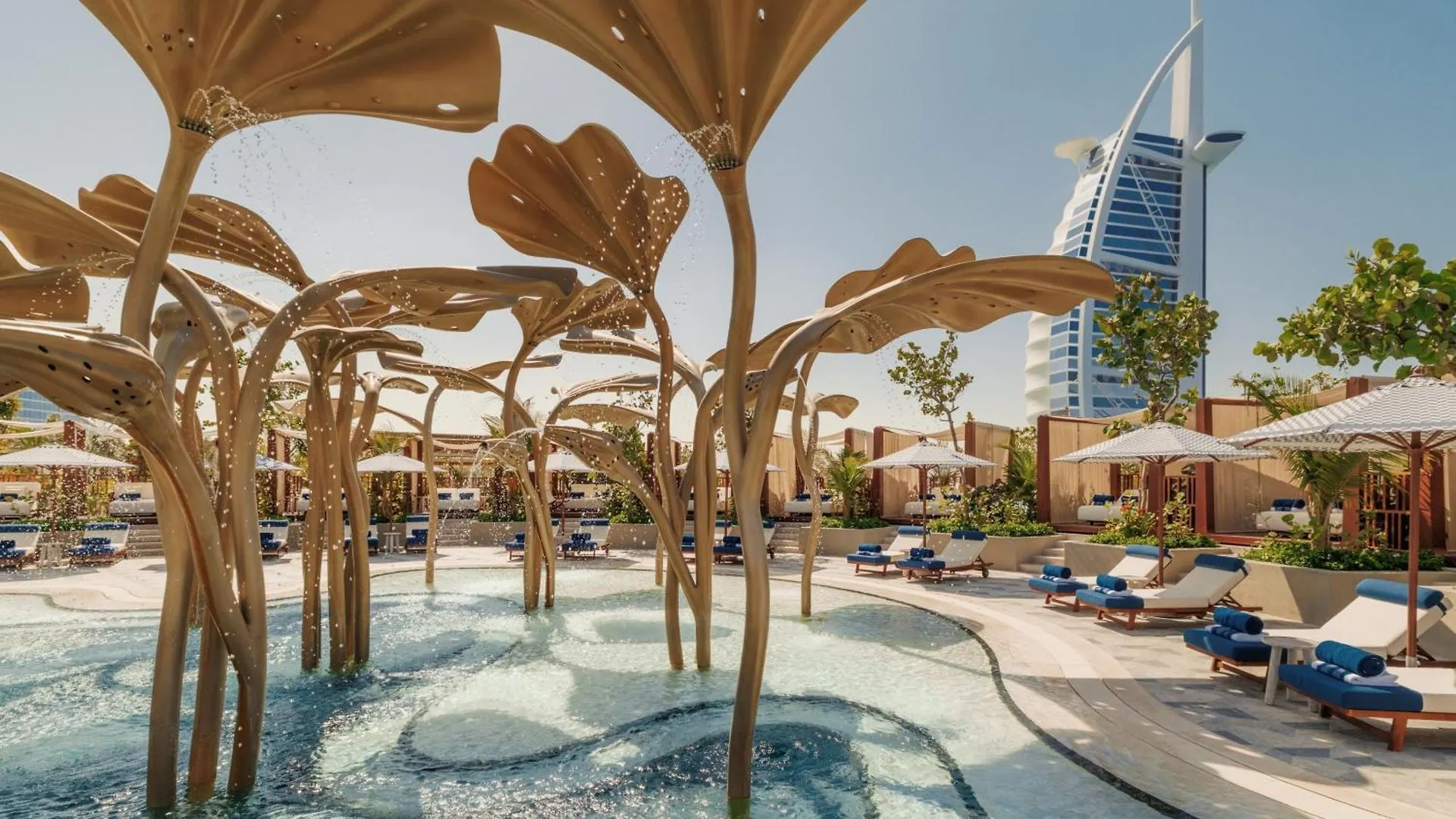 Курортный комплекс Jumeirah Marsa Al Arab Дубай